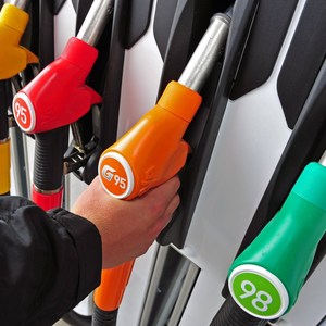 ANRE a stabilit un prag nou pentru prețurile la carburanți